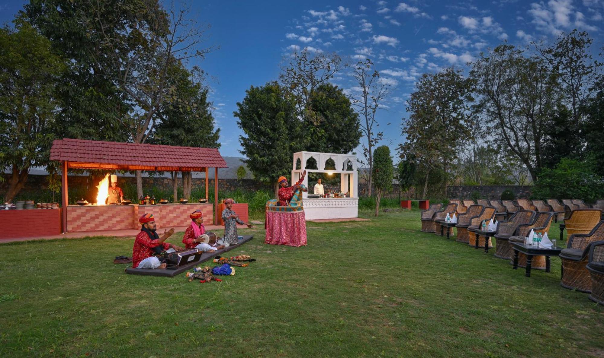 Tiger Den Resort Khilchīpur Екстериор снимка